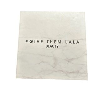 Give them Lala eyeshadow palette